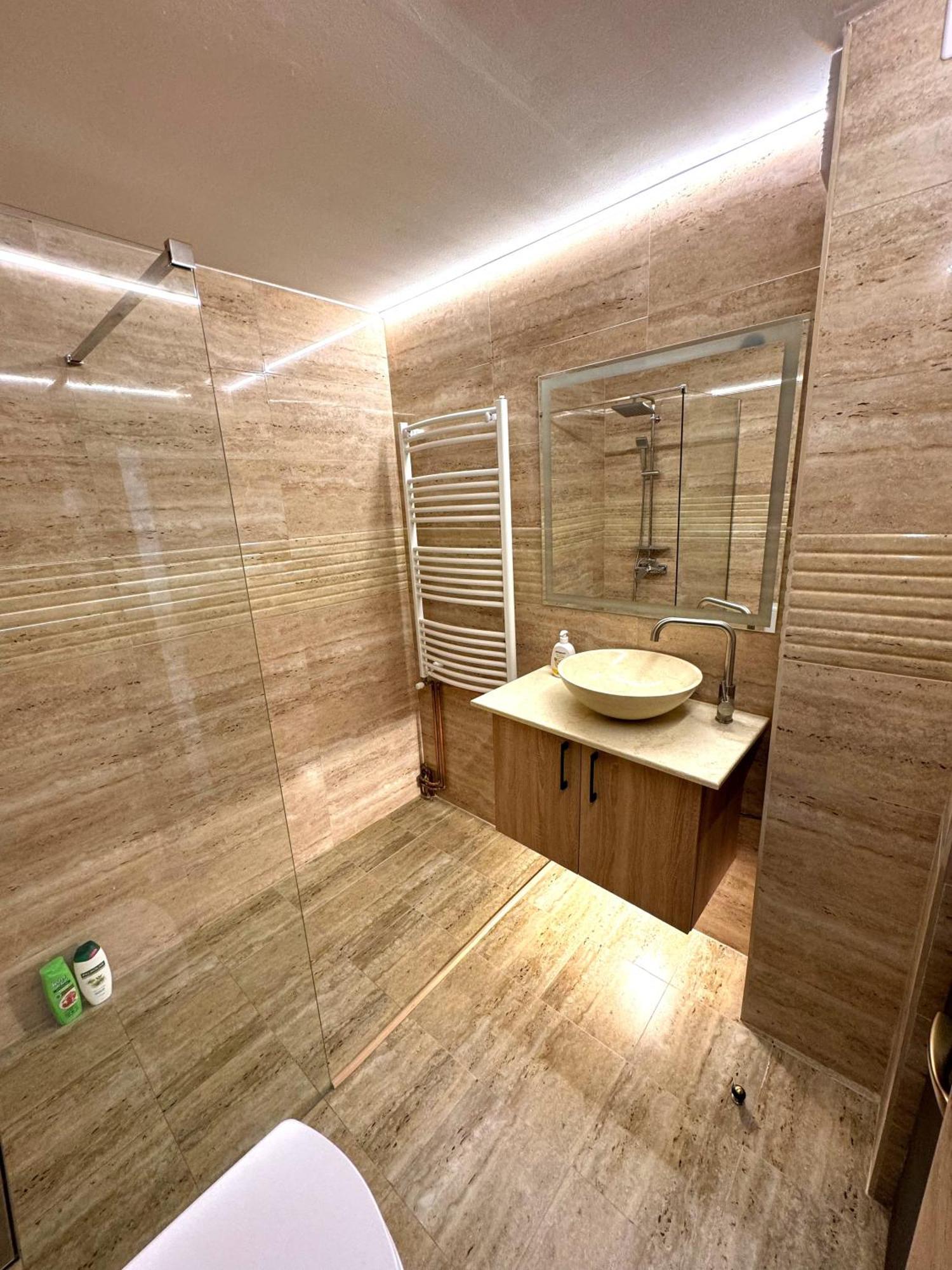 Ultracentral Apartment Târgu Jiu Exterior foto